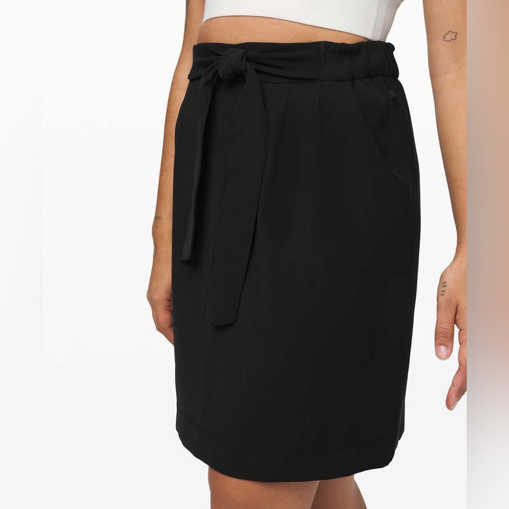 Lululemon Noir Skirt - Picture 2 of 9